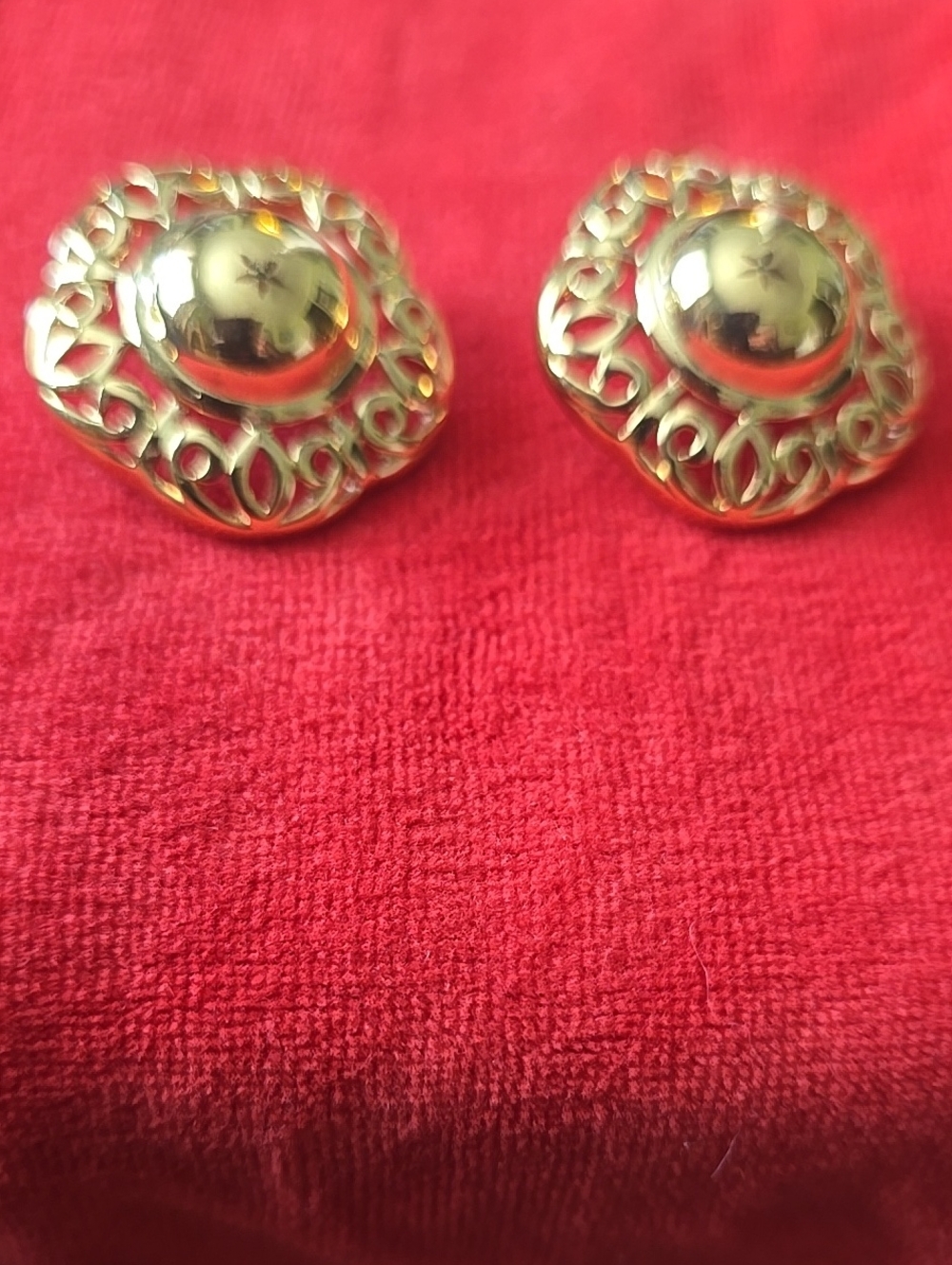 Gold-Tone Filigree Dome Clip Earrings - Unbranded
